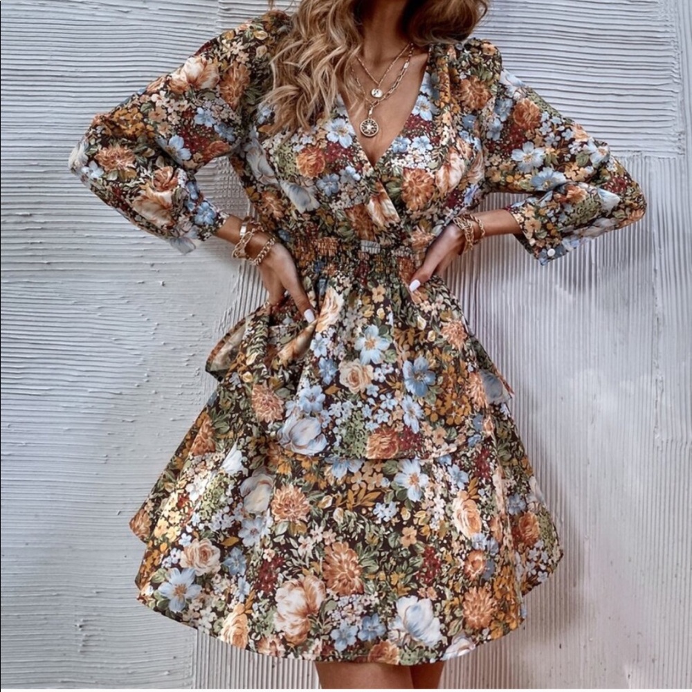 Boho v neck floral print tiered dress